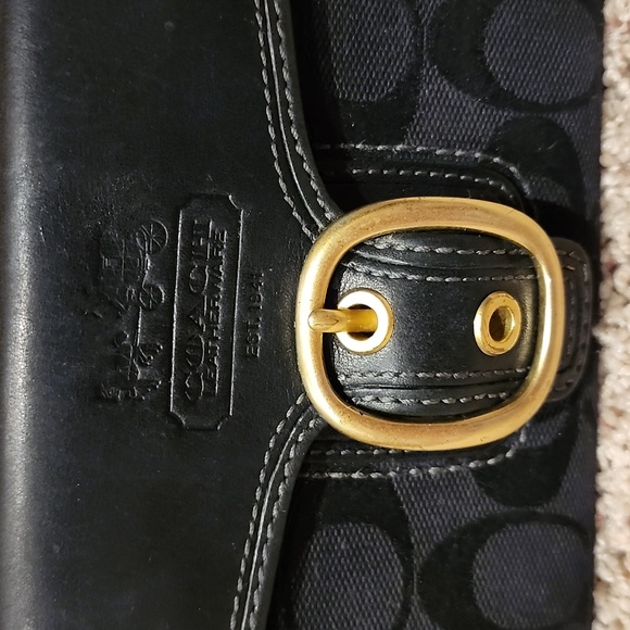 GUC Coach Wallet - Picture 2 of 8